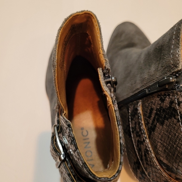 Vionic Naomi snake leather booties size 8.5 - Picture 8 of 11